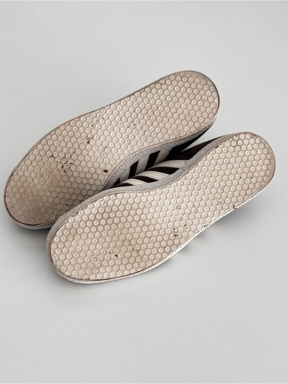adidas gazelle burgundy, gray Suede Sneakers with Cream Stripes size 7